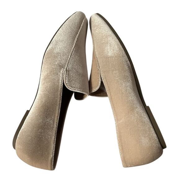 NIB Journee Silas Velvet Slip on Casual Office Classic Loafer Nude Size 8 - Picture 6 of 8